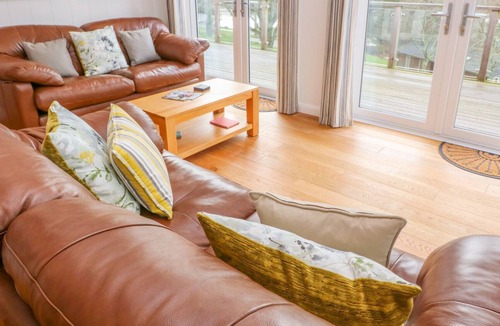 Looe House | 8 Lake View