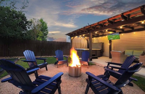 West San Antonio House | 8 mi Lackland AFB BMT HotTub Game Room Bocce Ball