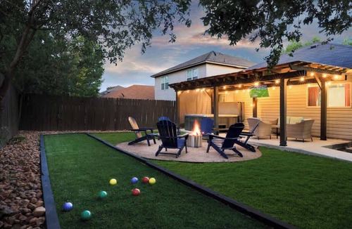 West San Antonio House | 8 mi Lackland AFB BMT HotTub Game Room Bocce Ball