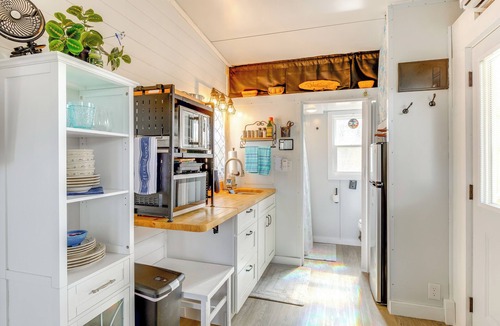 Woodville Cottage | 8 Mi to Cathedral Caverns: Tiny Home Hideaway