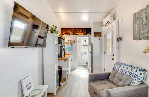 Woodville Cottage | 8 Mi to Cathedral Caverns: Tiny Home Hideaway