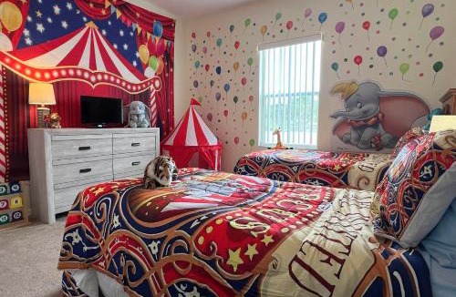 Tuscan Hills Villa | 8 Mi to Disney! Villa with Heated Pool and Games