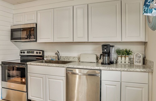 East Ridge Cottage | 8 Mi to Dtwn Chattanooga: Extended Stay Cottage!