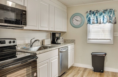 East Ridge Cottage | 8 Mi to Dtwn Chattanooga: Extended Stay Cottage!