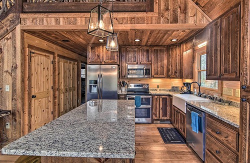 Murphy Cabin | 8 Mi to Dtwn Murphy! Cabin w/Nottely River Views