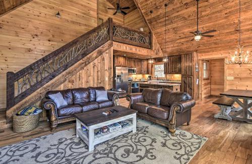 Murphy House | 8 Mi to Dtwn Murphy! Cabin w/Nottely River Views