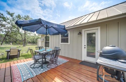 San Marcos House | 8 Mi to Dtwn Wimberley: Cabin Retreat on 5 Acres!