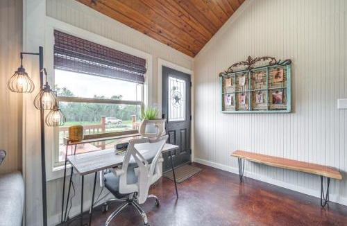 San Marcos House | 8 Mi to Dtwn Wimberley: Cabin Retreat on 5 Acres!