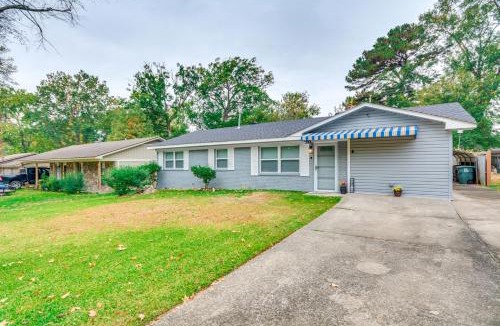 Little Rock House | 8 Mi to Dwtn Little Rock - Home w/Fenced Yard!