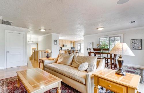 Jacksonville House | 8 Mi to Jacksonville: Oregon Getaway w/Deck!