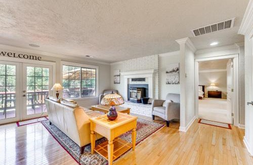 Jacksonville House | 8 Mi to Jacksonville: Oregon Getaway w/Deck!