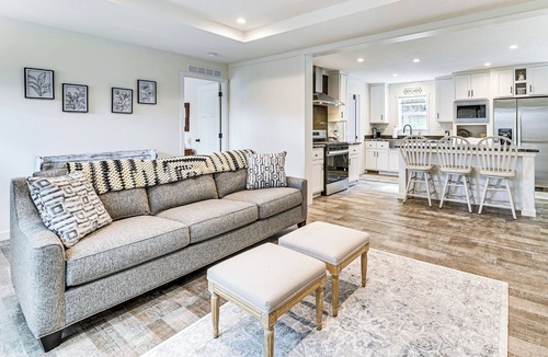 Stephentown Cottage | 8 Mi to Jiminy Peak Resort: Mtn-view Home w/Deck
