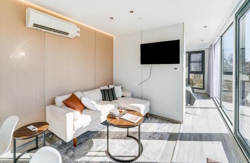 Valley View Apartment | 8 Mi to Lake Access: Futuristic Capsule Hideaway!