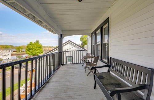 Phoenix Apartment | 8 Mi to Micron Technology! River-View Apt