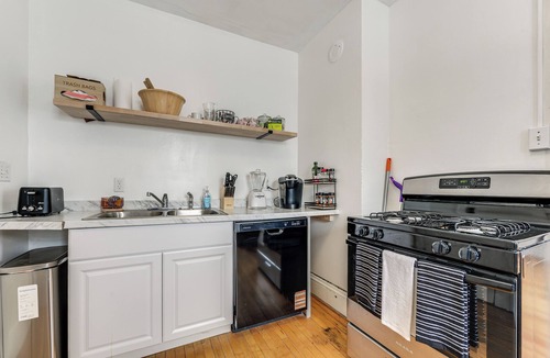 Phoenix Apartment | 8 Mi to Micron Technology! Walkable Phoenix Gem