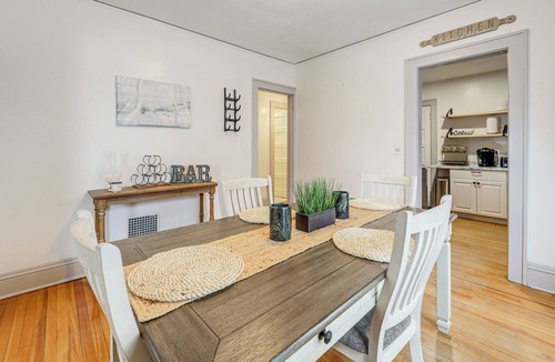 Phoenix Apartment | 8 Mi to Micron Technology! River-View Apt