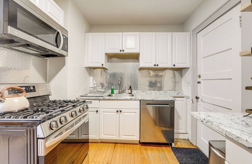 Phoenix Apartment | 8 Mi to Micron Technology! River-View Apt
