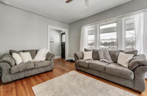 Phoenix Apartment | 8 Mi to Micron Technology! Walkable Phoenix Gem