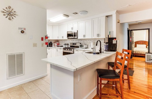 Jersey City Apartment | 8 Mi to NYC: Centrally Located Jersey City Apt!