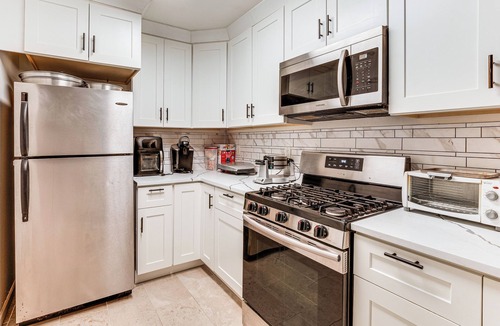 Jersey City Apartment | 8 Mi to NYC: Centrally Located Jersey City Apt!