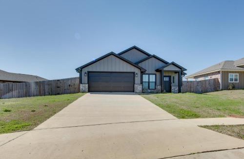 Lindale House | 8 Mi to State Park: Home w/Fenced Yard in Lindale