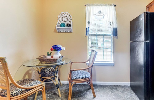 Lithonia House | 8 Mi to Stone Mountain: Quiet Getaway w/Deck