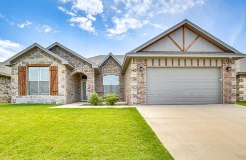 Lubbock House | 8 Mi to Texas Tech: Spacious Lubbock Home