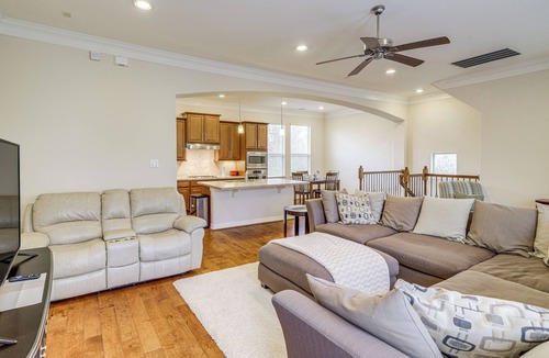 George Bush Park/Eldridge House | 8 Mi to the Galleria: Home w/Balcony + Yard