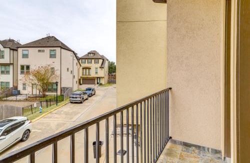 George Bush Park/Eldridge House | 8 Mi to the Galleria: Home w/Balcony + Yard