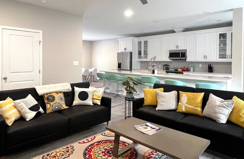 Reservoir House | 8 Miles to Busch Gardens/Spacious Family Getaway/7Bedroom/3 masters/5 Bath