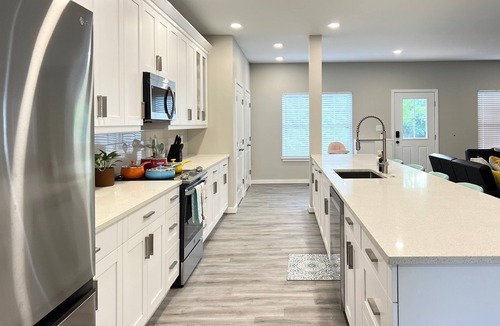 Reservoir House | 8 Miles to Busch Gardens/Spacious Family Getaway/7Bedroom/3 masters/5 Bath