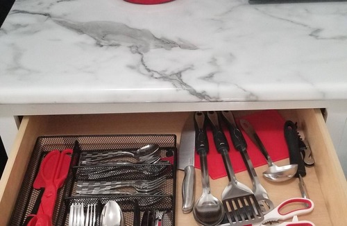 West Lawn Apartment | 8 Minutes from Midway Airport!