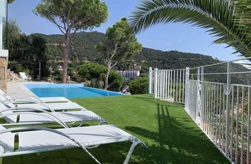 Canyet de Mar Villa | 8 minutes walk from Canyet beach VILLA ROSAMAR LUXURY * 320 m2, SEA VIEW