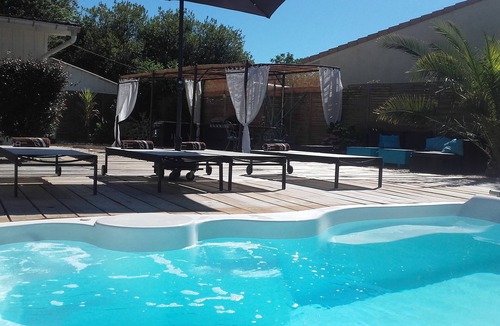 Vensac House | 8 people Charming house, heated pool BALNEO, linen provided