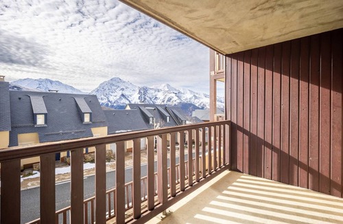 Germ Apartment | 8-Person Apartment in Peyragudes with Balcony and Pets Allowed