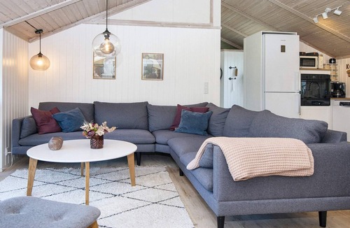 Pøt Strandby House | 8 person holiday home in Juelsminde-By Traum