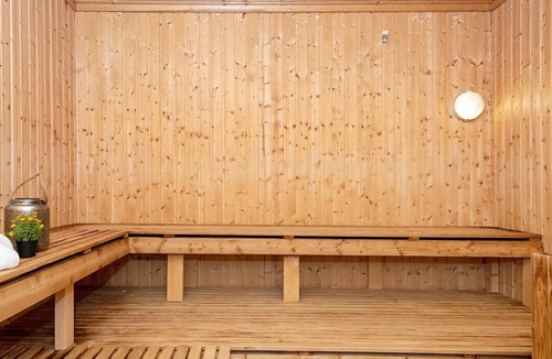 Sondervig Apartment | 8 person holiday home on a holiday park in Ringkøbing