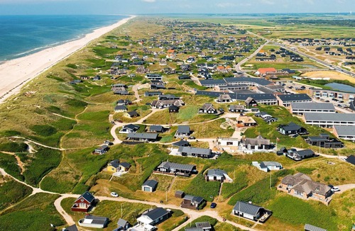 Sondervig Apartment | 8 person holiday home on a holiday park in Ringkøbing