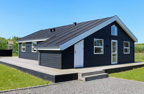 Haslevgarde House | 8 person holiday home in Hadsund