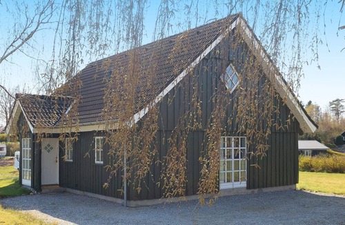 Hjarbæk House | 8 person holiday home in Løgstrup