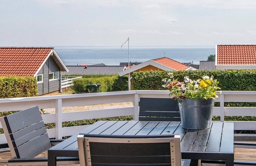 Grønninghoved Strand House | 8 person holiday home in Sjølund-By Traum