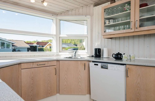 Grønninghoved Strand House | 8 person holiday home in Sjølund-By Traum