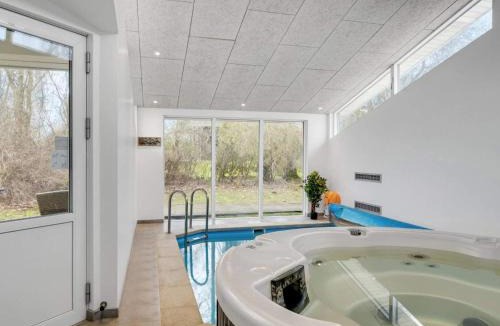 Udsholt Sand House | 8 person holiday home in Græsted-By Traum