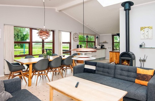 Skødshoved Strand House | 8 person holiday home in Knebel