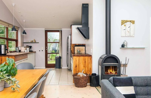 Skødshoved Strand House | 8 person holiday home in Knebel