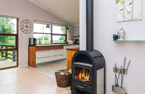 Skødshoved Strand House | 8 person holiday home in Knebel
