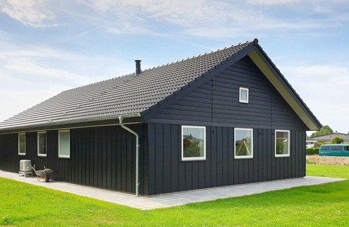Skovmose House | 8 person holiday home in Sydals