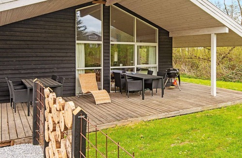 Mommark Strand House | 8 person holiday home in Sydals