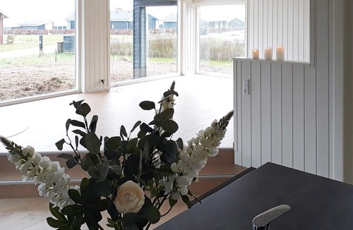 Mommark Strand House | 8 person holiday home in Sydals