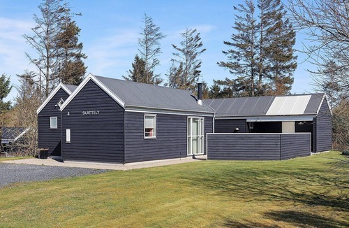 Ertebølle House | 8 person holiday home in Farsø